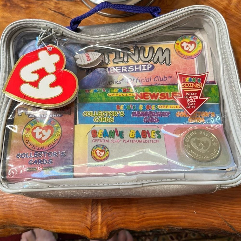 TY Beanie Babies Club Pack. new sealed